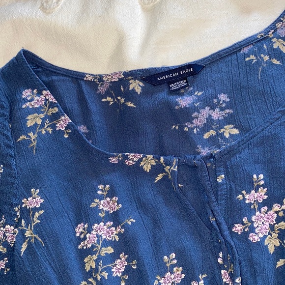 American Eagle floral blouse - Picture 3 of 4